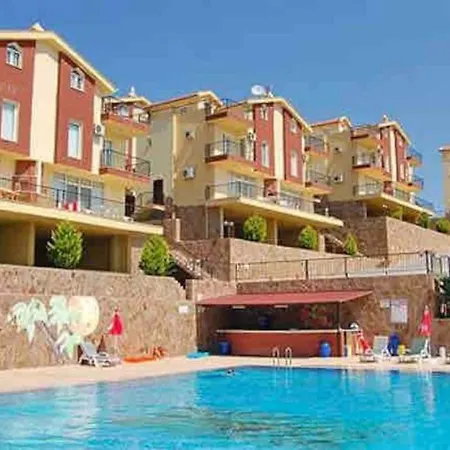 Villa Deniz Manzarali, Havuzlu Ve Bahceli Triplex Kuşadası