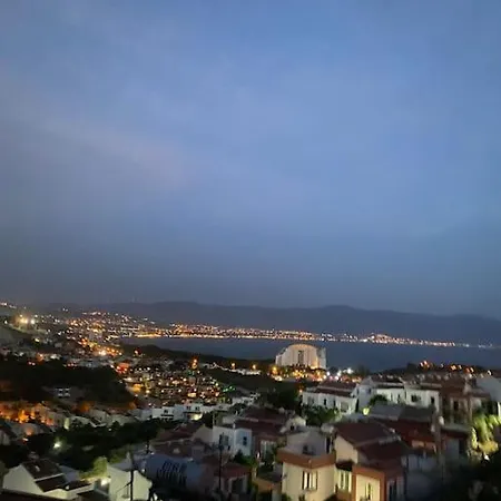 Deniz Manzarali, Havuzlu Ve Bahceli Triplex * Kuşadası